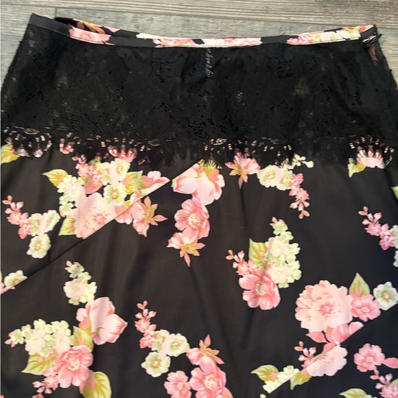 For Love And Lemons Pink Floral Set with Black Lace - Picture 2 of 7